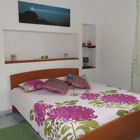 The Blue Lighthouse Apartman *